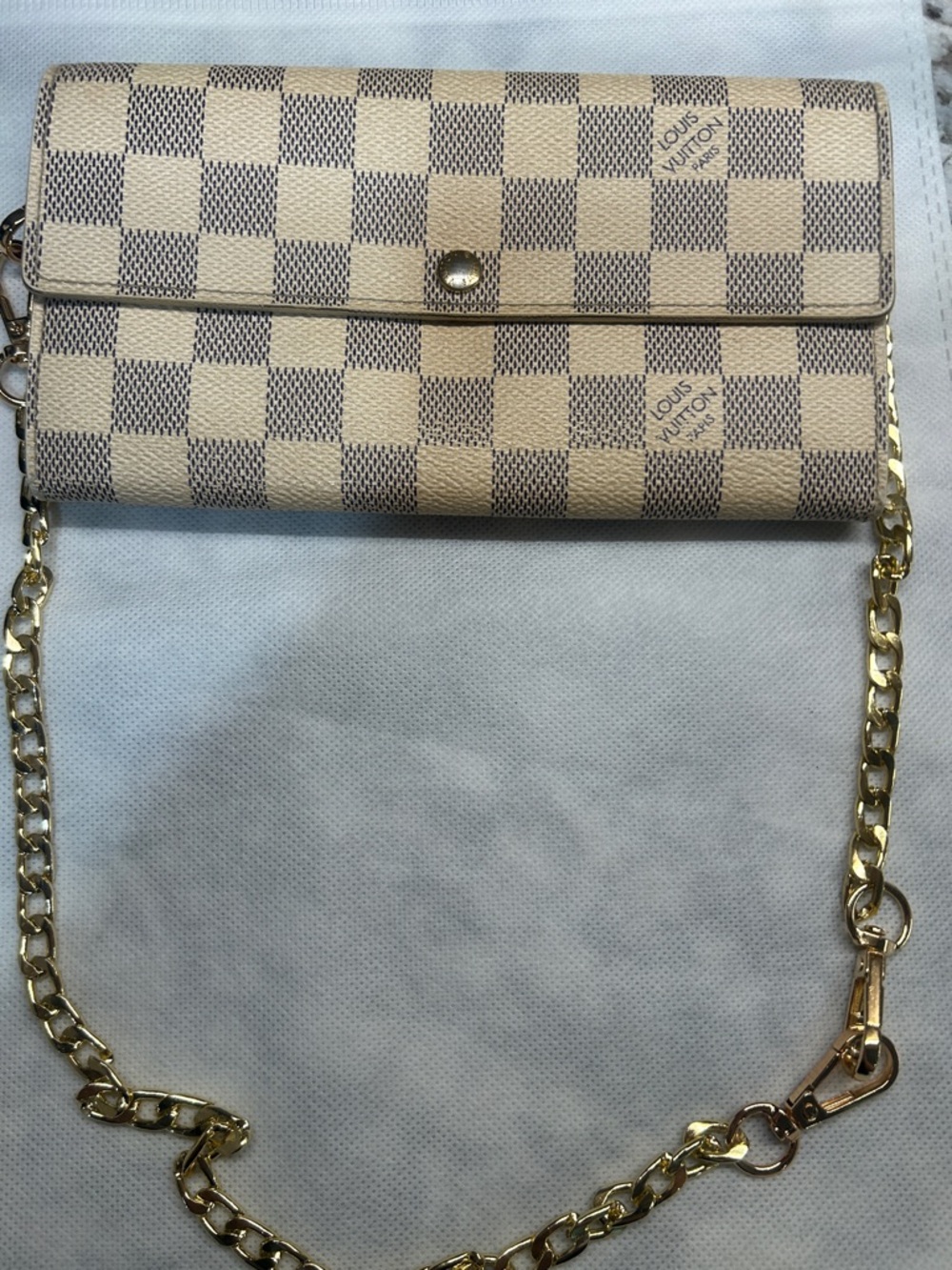 Louis Vuitton Cream and Brown Damier Azur Chain Wallet - Picture 2 of 5